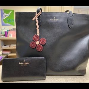 ❌SOLD❌Kate Spade black Tote and wallet.